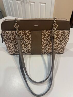 DKNY Brown Signature Canvas Chain-Strap Shoulder Bag